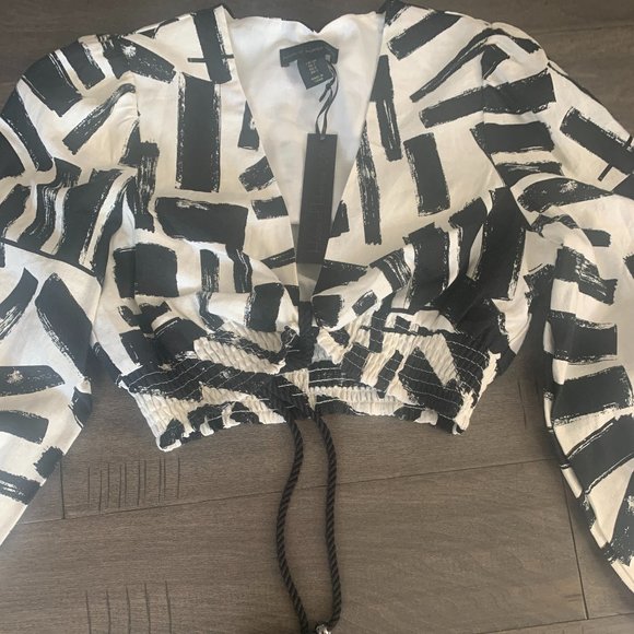 House of Harlow 1960 | NWT | Black patterned Linen Blend Crop Top - Picture 2 of 7